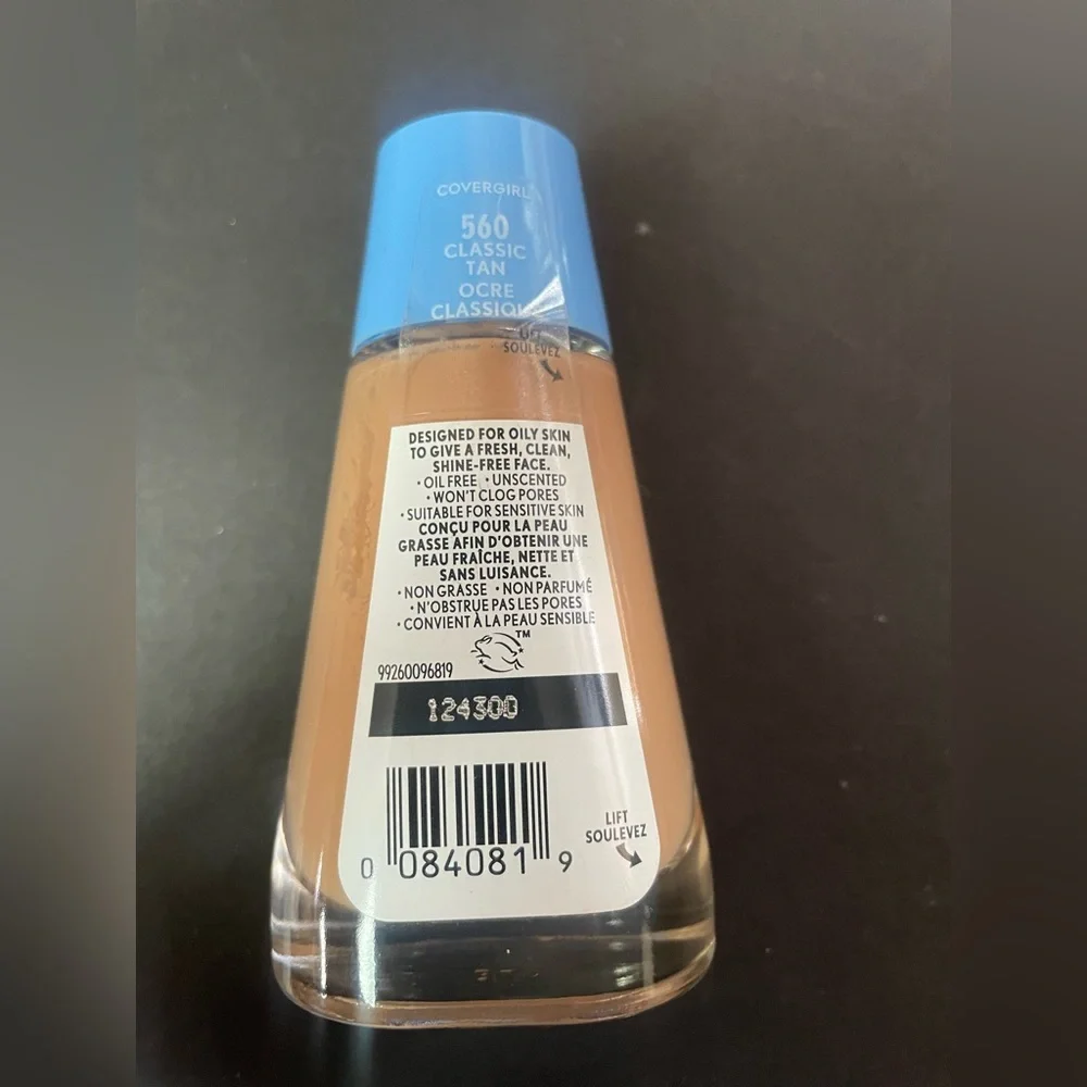 Covergirl Clean Matte Liquid Foundation - Classic Tan